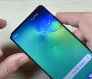 How To Fix a Samsung Galaxy S10 that is Frozen Step 1