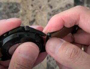 How to Change and Replace the Band on Galaxy Watch 3 Step 4