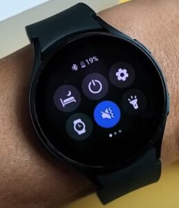 How to Access the Flashlight on a Galaxy Watch 5